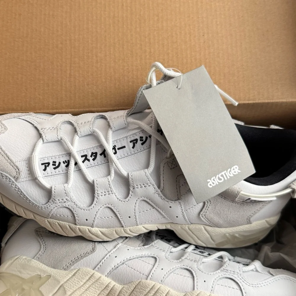 NEW ASICS Tiger Gel-Mai Sneakers – White – Men’s 6.5 / Women’s 8 - Picture 2 of 4